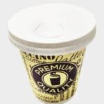 coperchio_carta_bianco_bicchiere_240ml_con bevuta_2 - Bicchieri di carta personalizzati